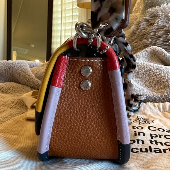 Wavy Dinky In Coachtopia Leather With Upcrafted Scrap Binding - Picture 6 of 13